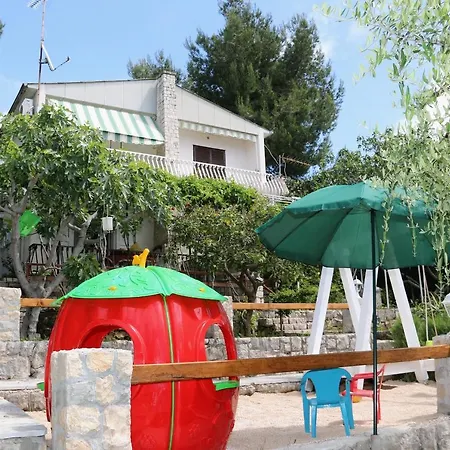 Family Friendly With A Swimming Pool Okrug Donji, Ciovo - 8072 Donji Okrug (Ciovo)