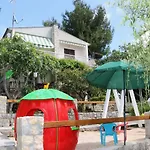 Family-friendly With Swimming Pool Okrug Donji, Ciovo - 8072 Donji Okrug (Ciovo)