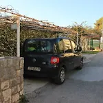 Appartamento Family-friendly With Swimming Pool Okrug Donji, Ciovo - 8072 *